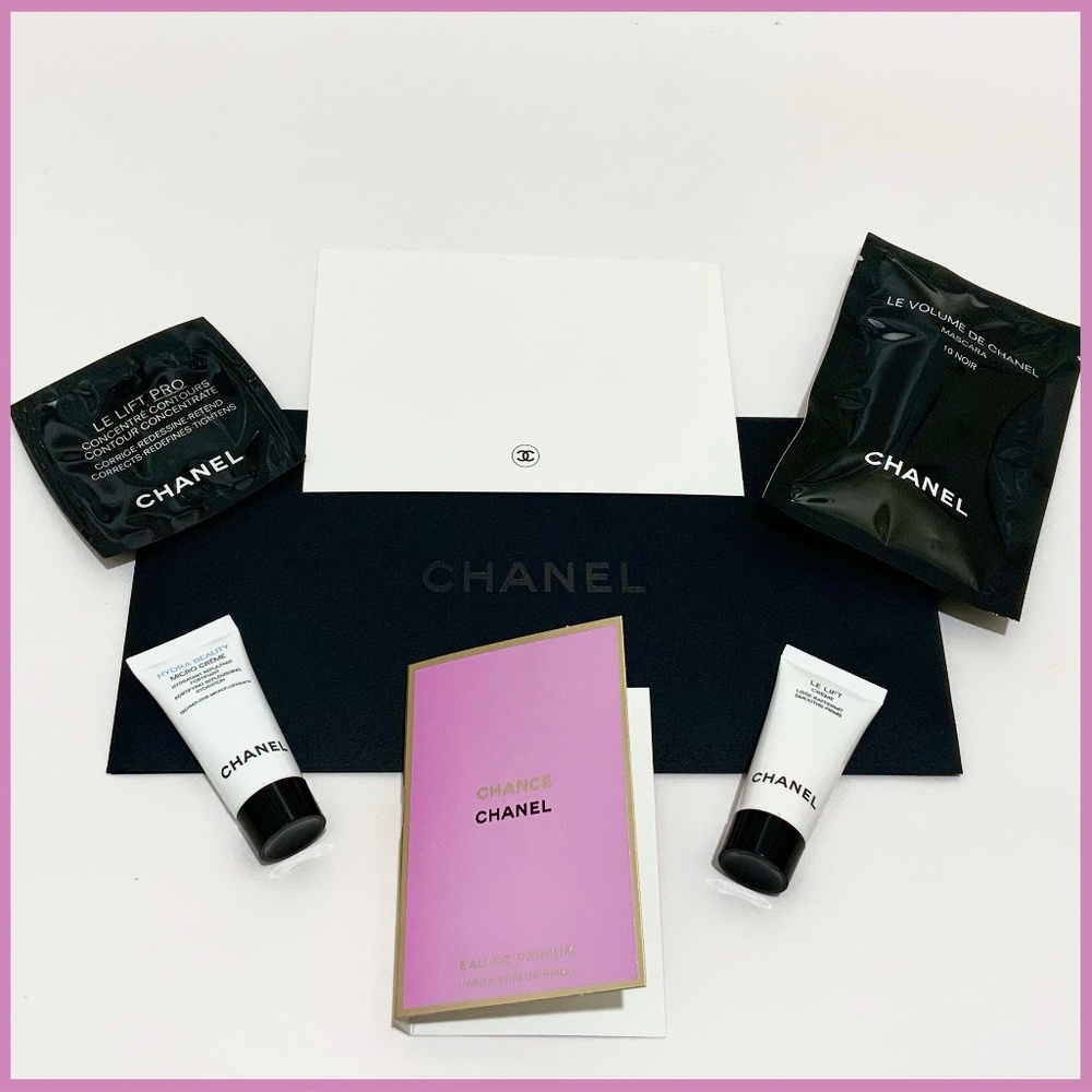CHANEL travel size gift set 7pc - Creams Mascara Serum Notecard Envelope - NEW